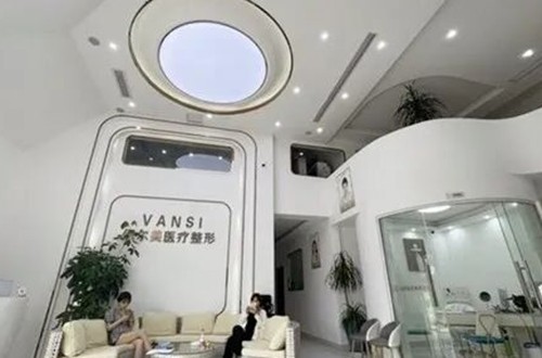 凯里做双眼皮哪家正规美容医院好？伊尔美、东方丽眼综合打造自然隐痕