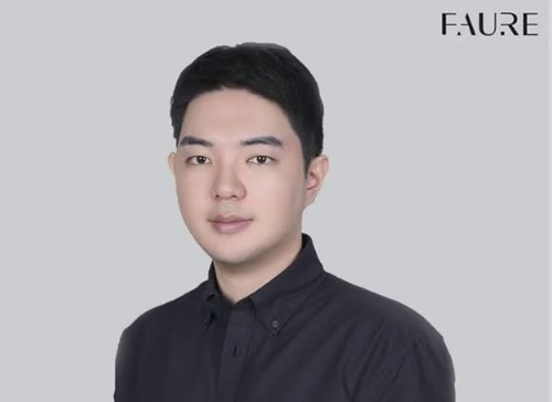 隆胸假体移位是什么样的感觉？韩国胸修复手术有名的医生有哪些？