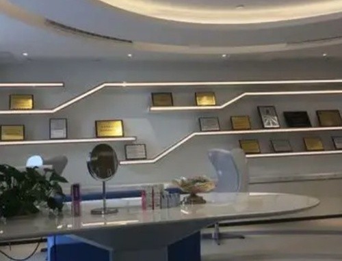 余文林耳再造坐诊机构与术式全解析：扩张全包法与直埋法如何抉择？