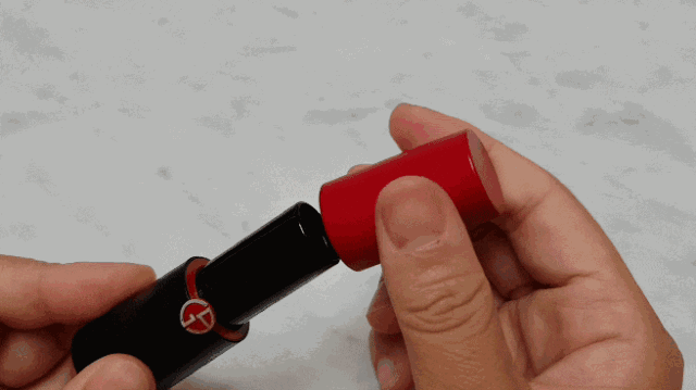 2018阿玛尼秋季新品哑光口红贴心的磁扣设计