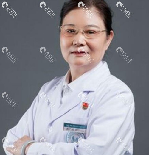 中家医家庭医生黄广香