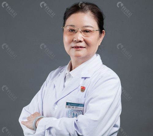 广州中家医腹壁成形术主刀医生黄广香