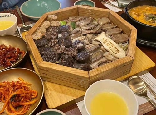 韩国美食血肠汤