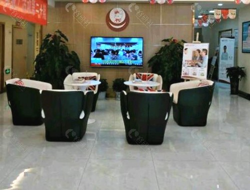 宝鸡小白兔口腔医院大厅
