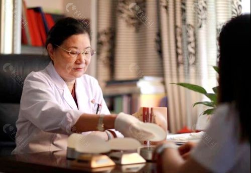 广州中家医家庭医生整形美容医院黄广香医生技术怎么样，口碑如何？