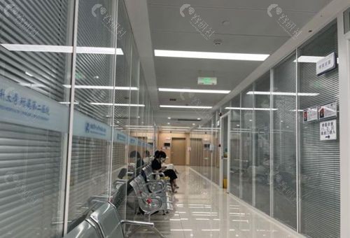 重庆医科大学附属第二医院环境