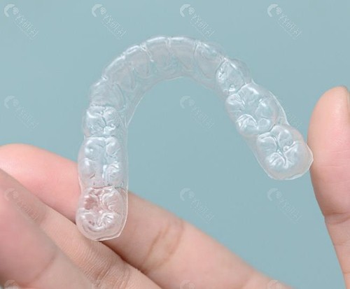 牙齿正畸保持器种类及作用一览