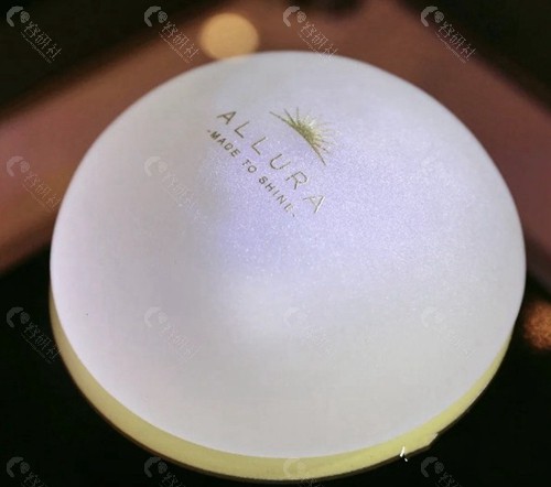 傲诺拉星熠光面好还是绒面好