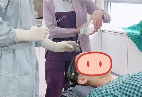 1. 骨水泥到底是什麼材料？安心嗎？