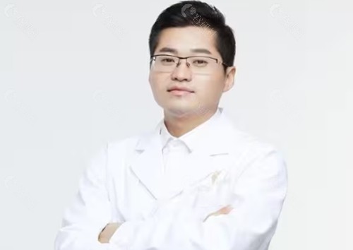 卢燕明隆鼻好吗