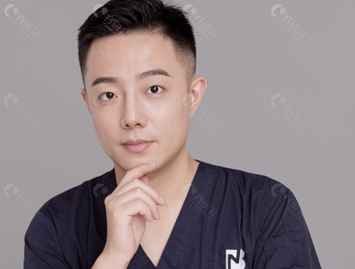 靳君缩胸手术好吗 靳君缩胸手术好吗