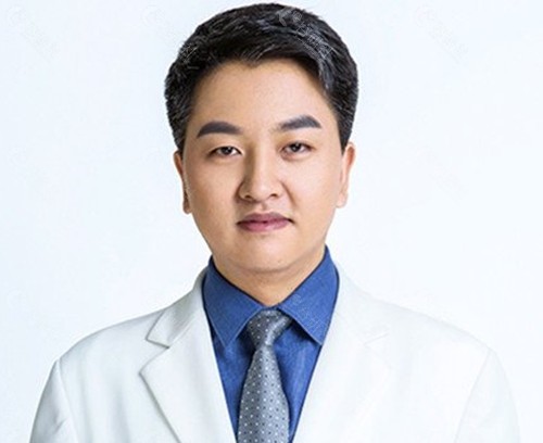 胡志成隆鼻好吗 胡志成隆鼻好吗