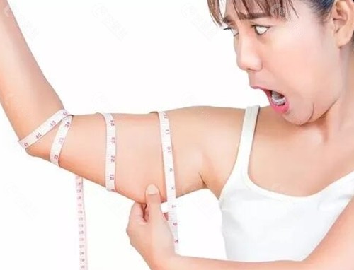 手臂粗打瘦臂针好还是溶脂针好？