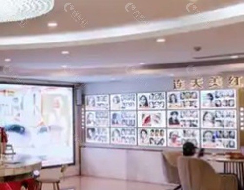 冷葵仿医生做注射隆鼻好不好？